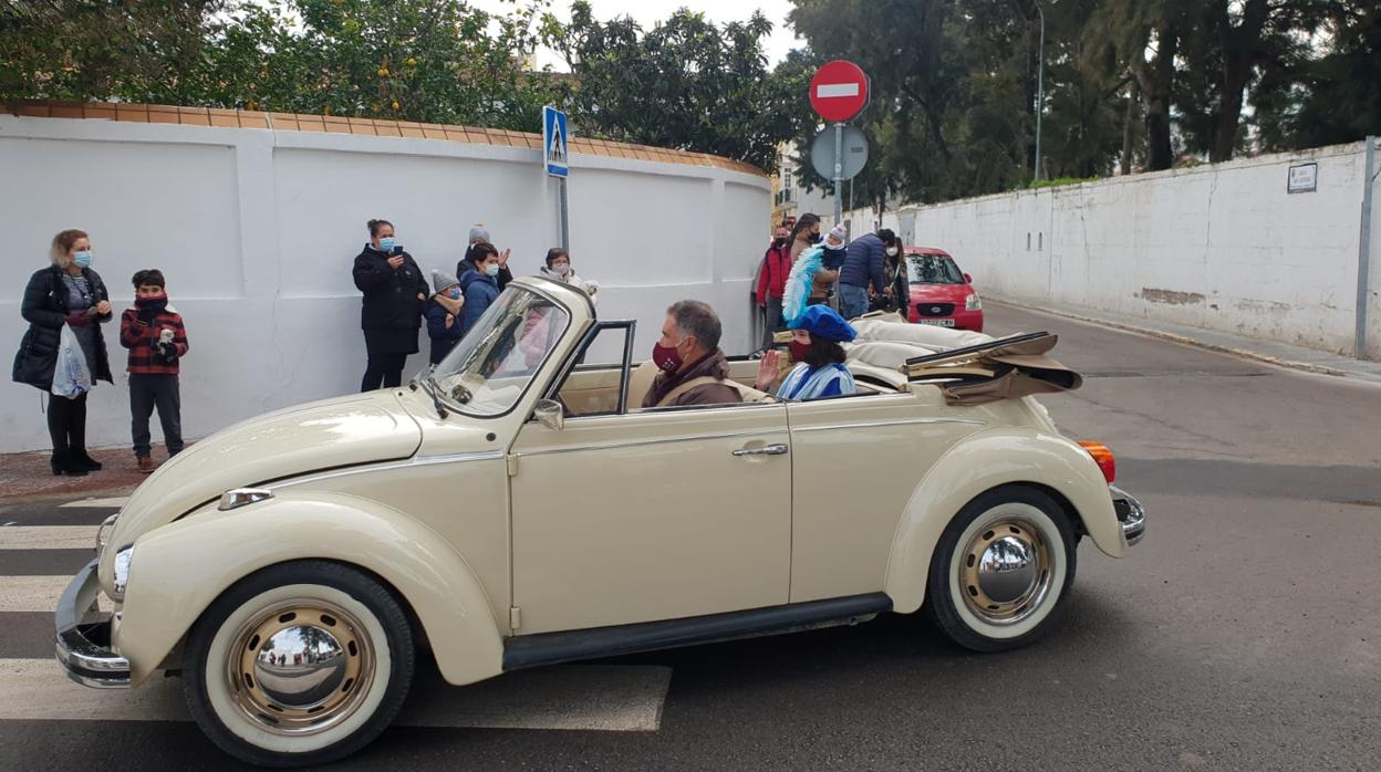 Los Reyes Magos recorren las calles de Chiclana