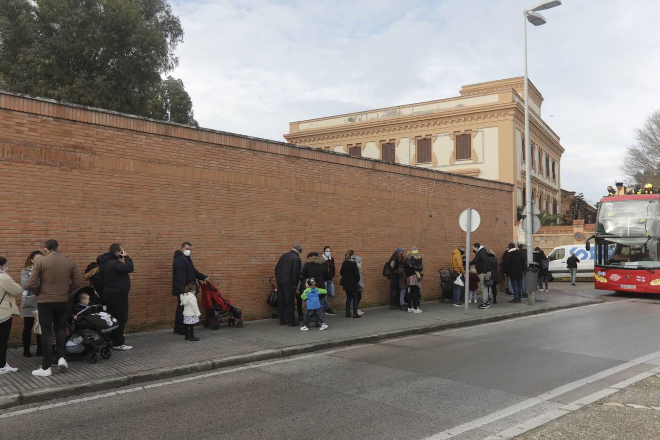 Reyes Magos de Cádiz: largas colas para ver a sus majestades