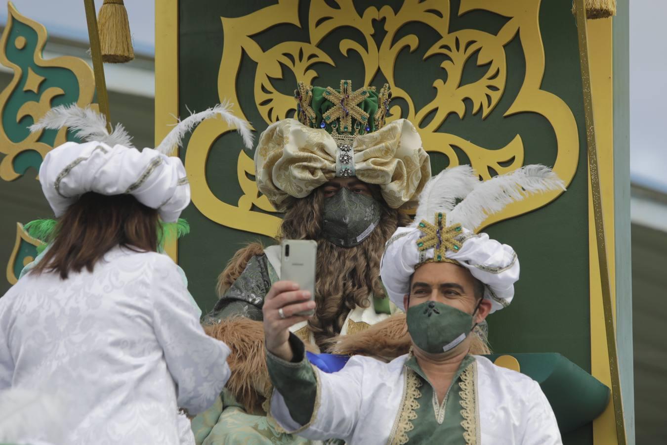 Reyes Magos de Cádiz: largas colas para ver a sus majestades