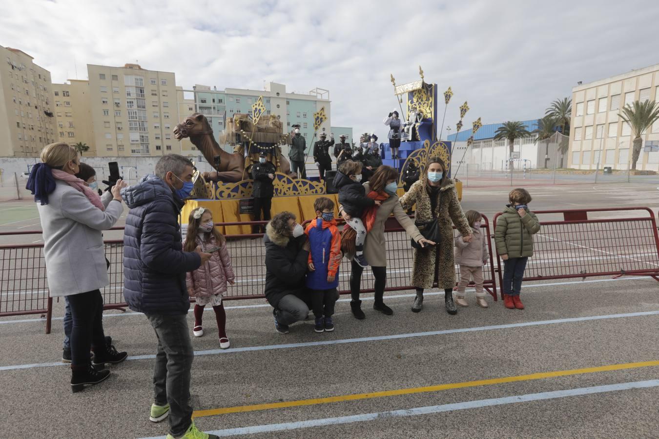 Reyes Magos de Cádiz: largas colas para ver a sus majestades