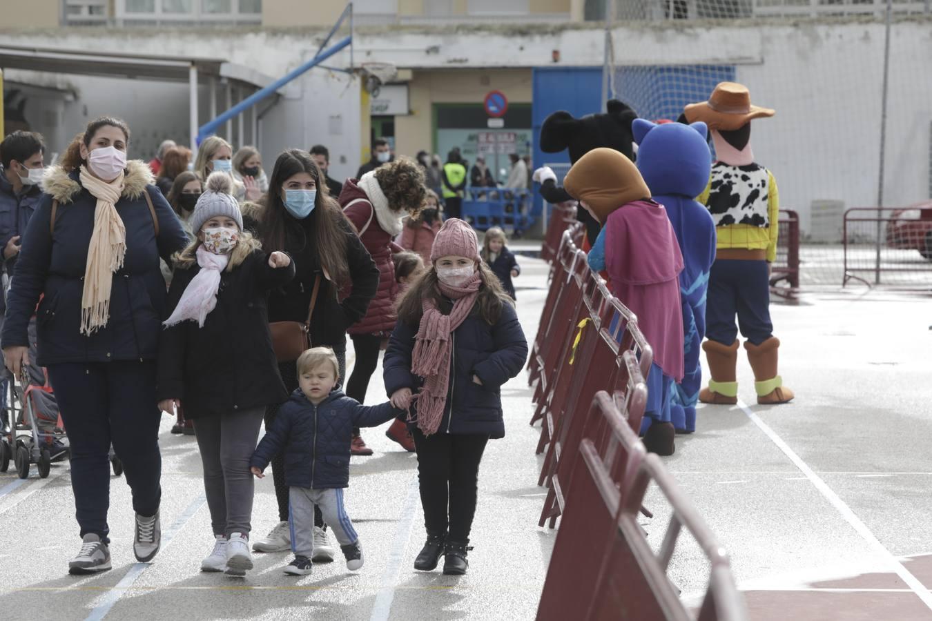 Reyes Magos de Cádiz: largas colas para ver a sus majestades