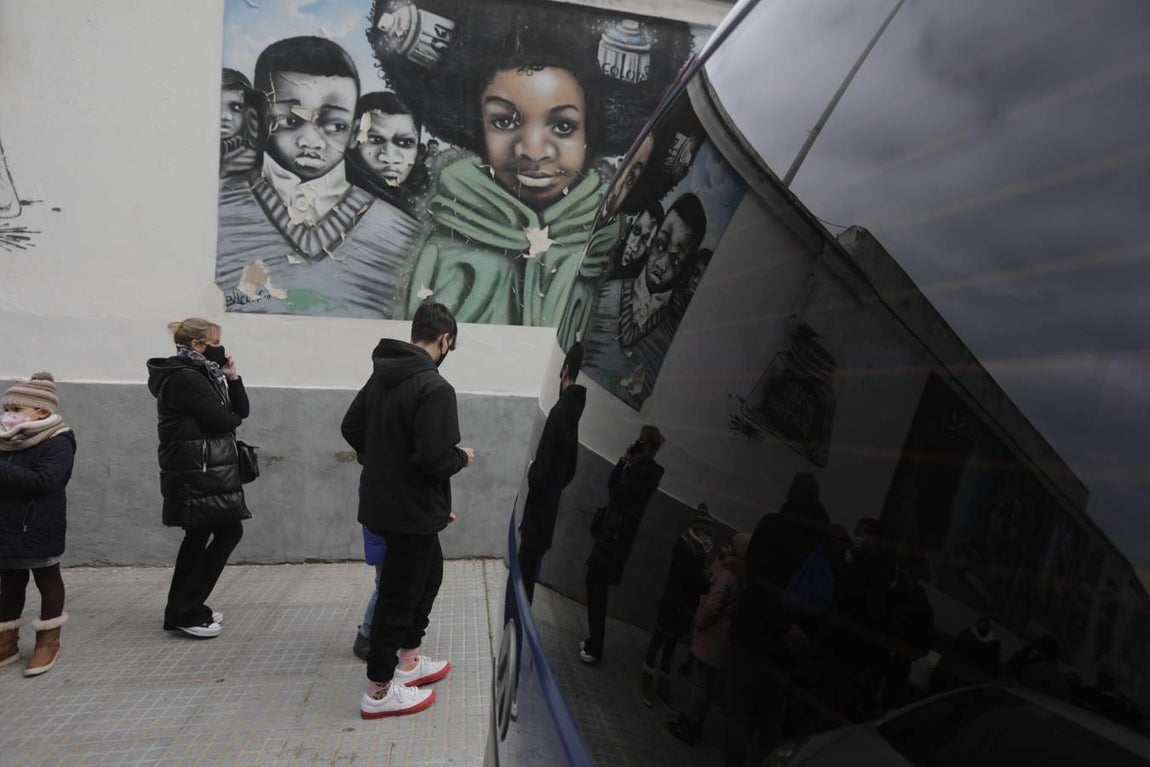 Reyes Magos de Cádiz: largas colas para ver a sus majestades
