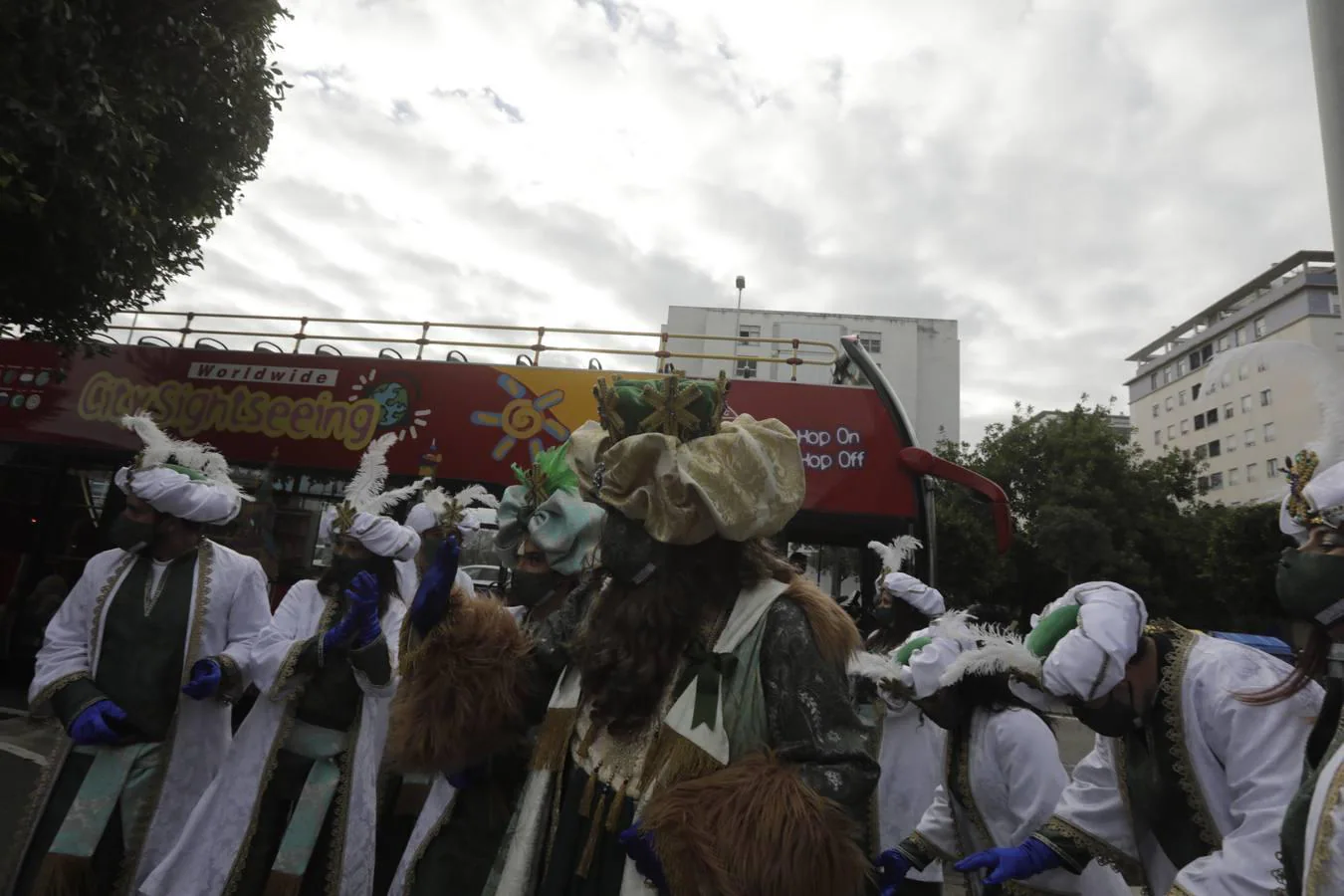 Día de Reyes en Cádiz: Ilusión desbordada de los niños en el día más mágico del año