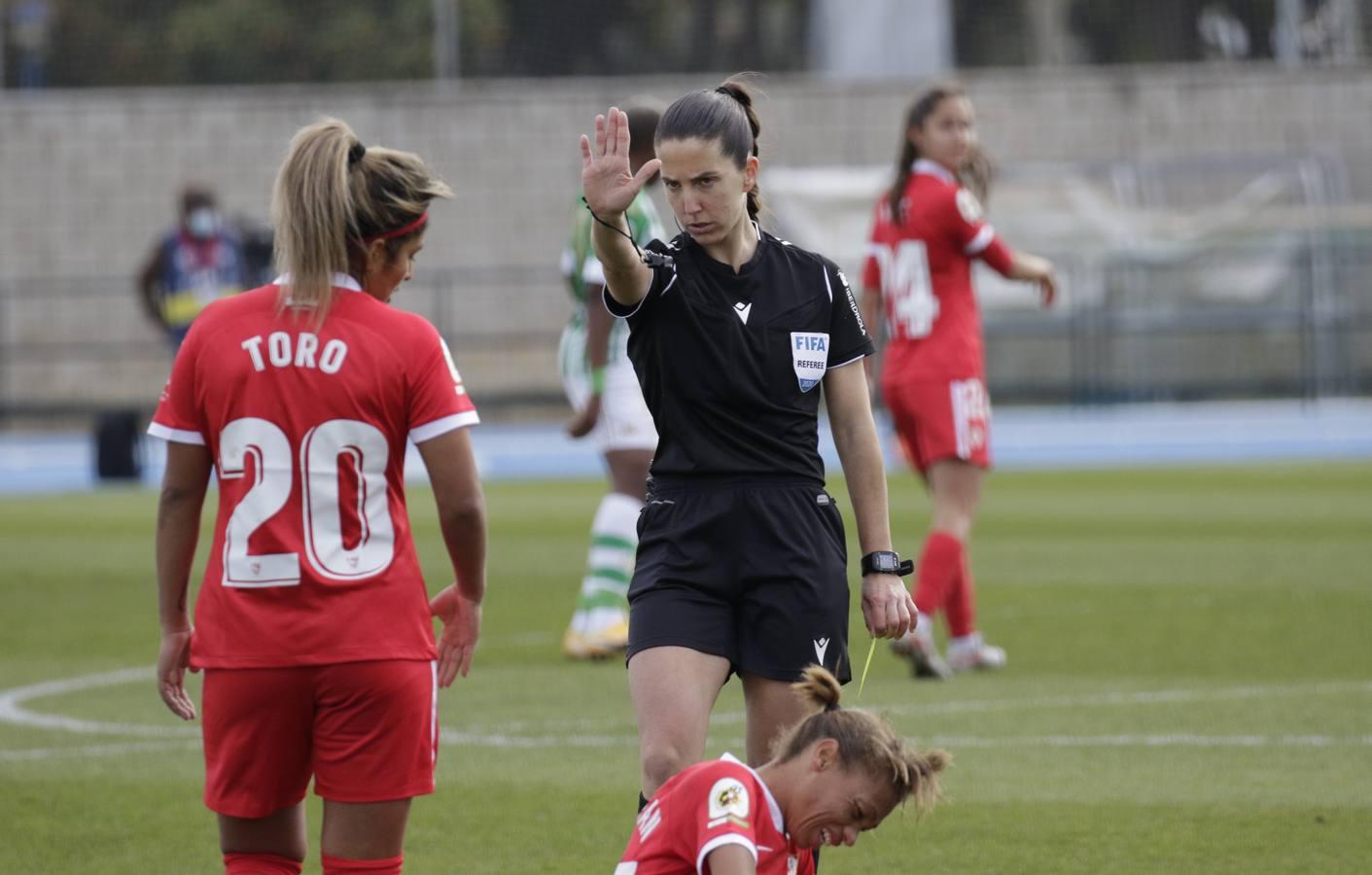 Las mejores imágenes del derbi entre el Betis Féminas y el Sevilla F.C.