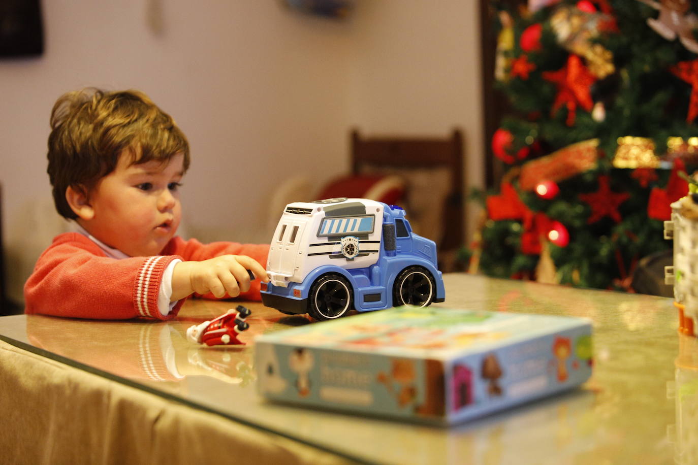 La ilusión de los niños cordobeses de la mañana de Reyes, en imágenes