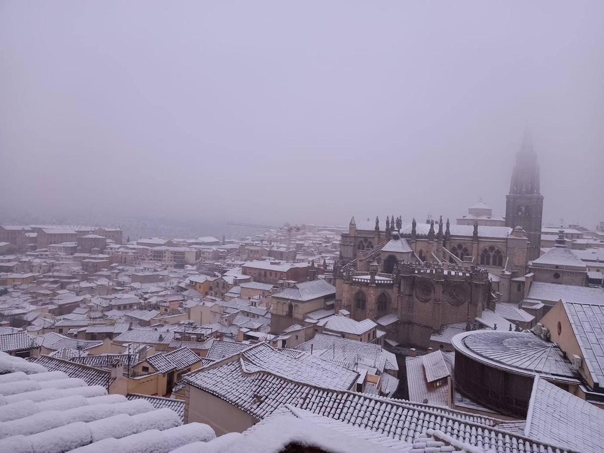 La ciudad de Toledo amanece bajo una histórica nevada