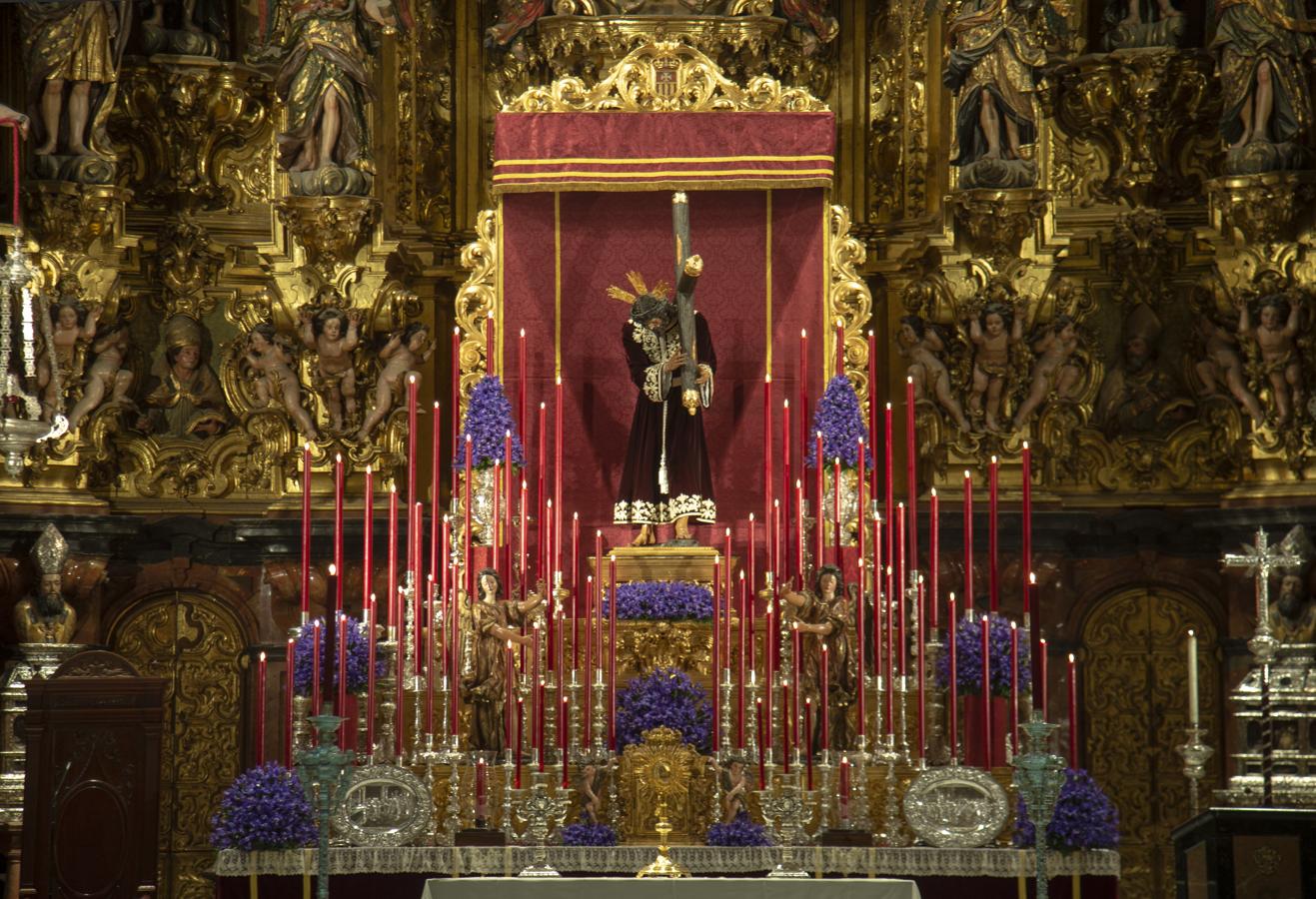 Altar de novena del Señor de Pasión