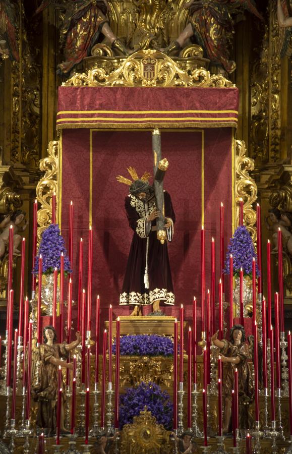 Altar de novena del Señor de Pasión