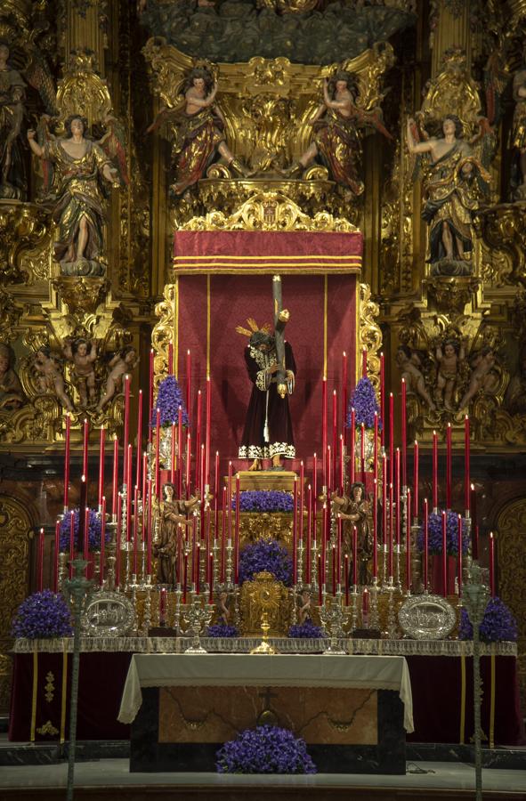 Altar de novena del Señor de Pasión