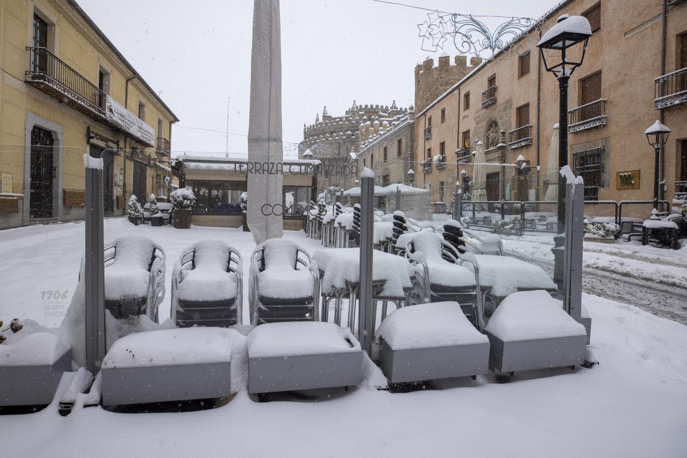 Terrazas cubiertas de nieve en Ávila capital