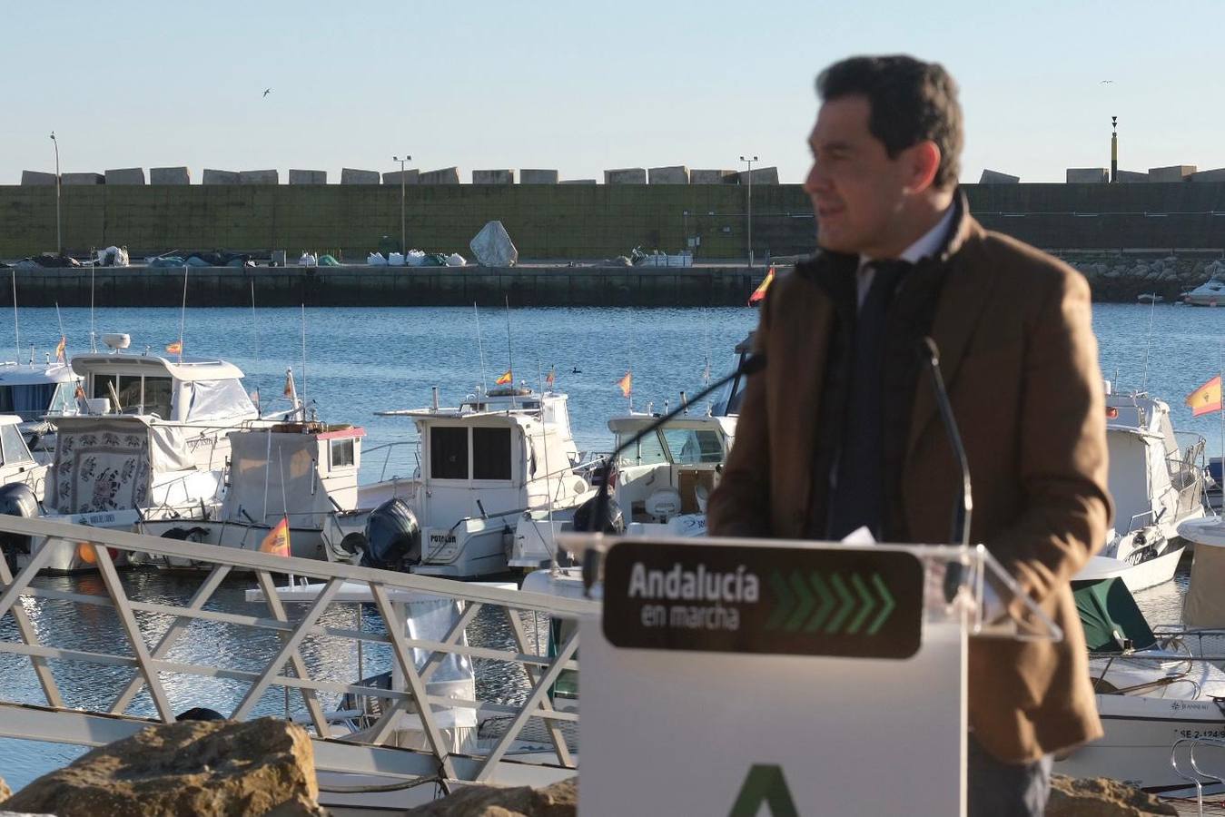 FOTOS: Así ha sido la visita de Juanma Moreno a Cádiz