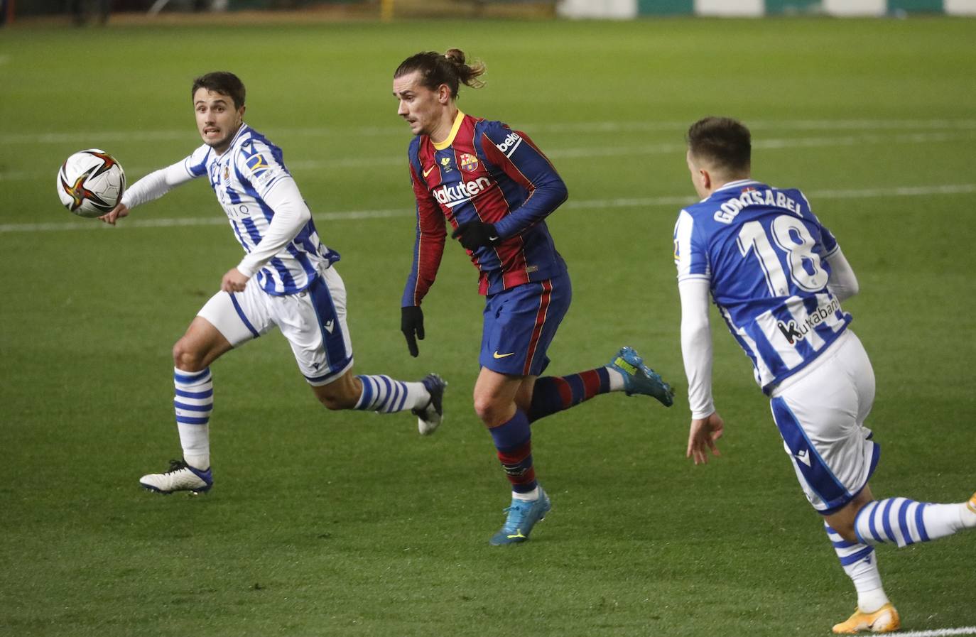 El Barcelona - Real de la Supercopa en El Arcángel de Córdoba, en imágenes