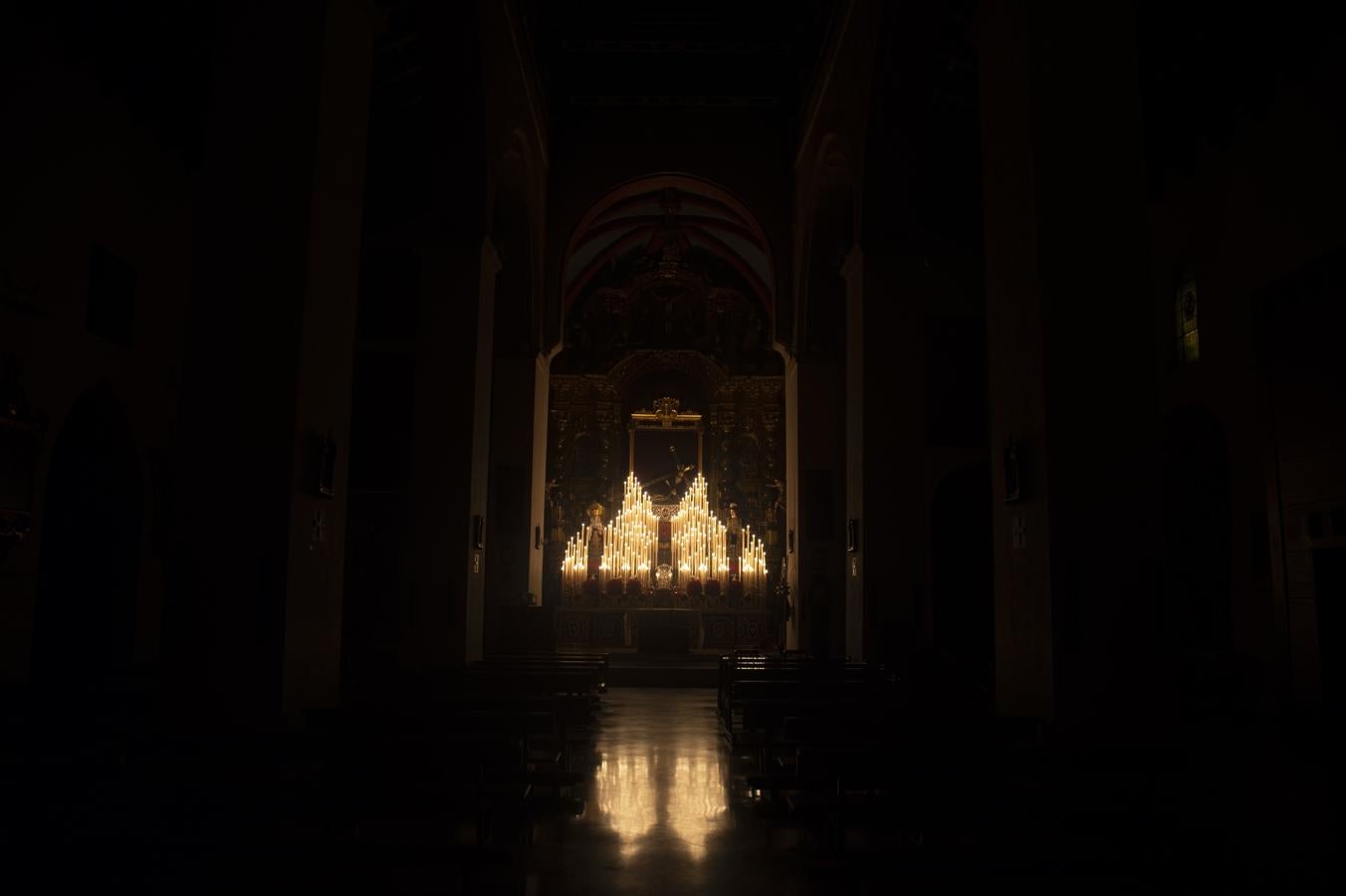 Los titulares de las Penas, a la luz de las velas