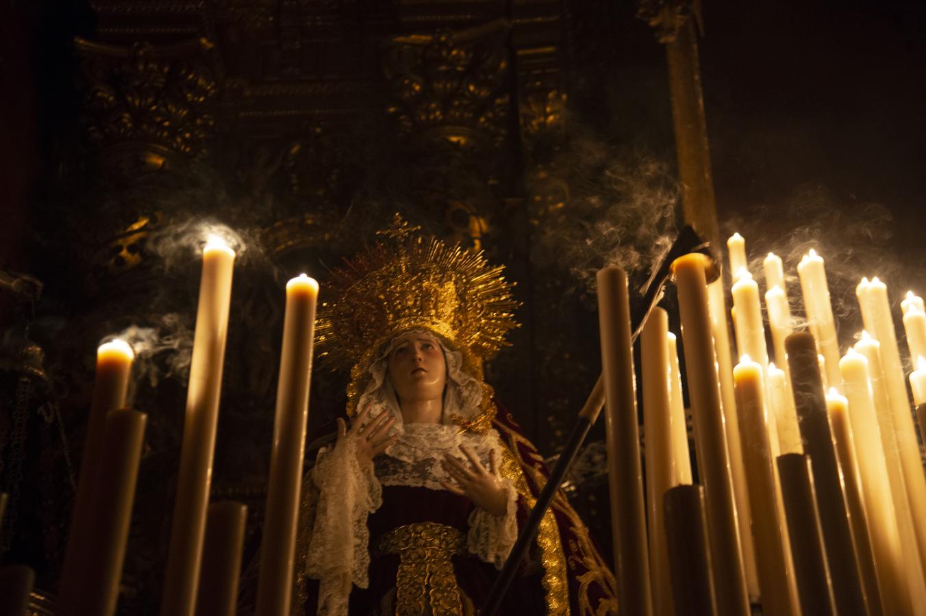 Los titulares de las Penas, a la luz de las velas