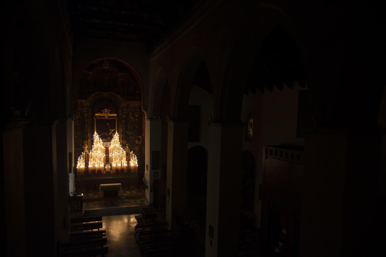 Los titulares de las Penas, a la luz de las velas