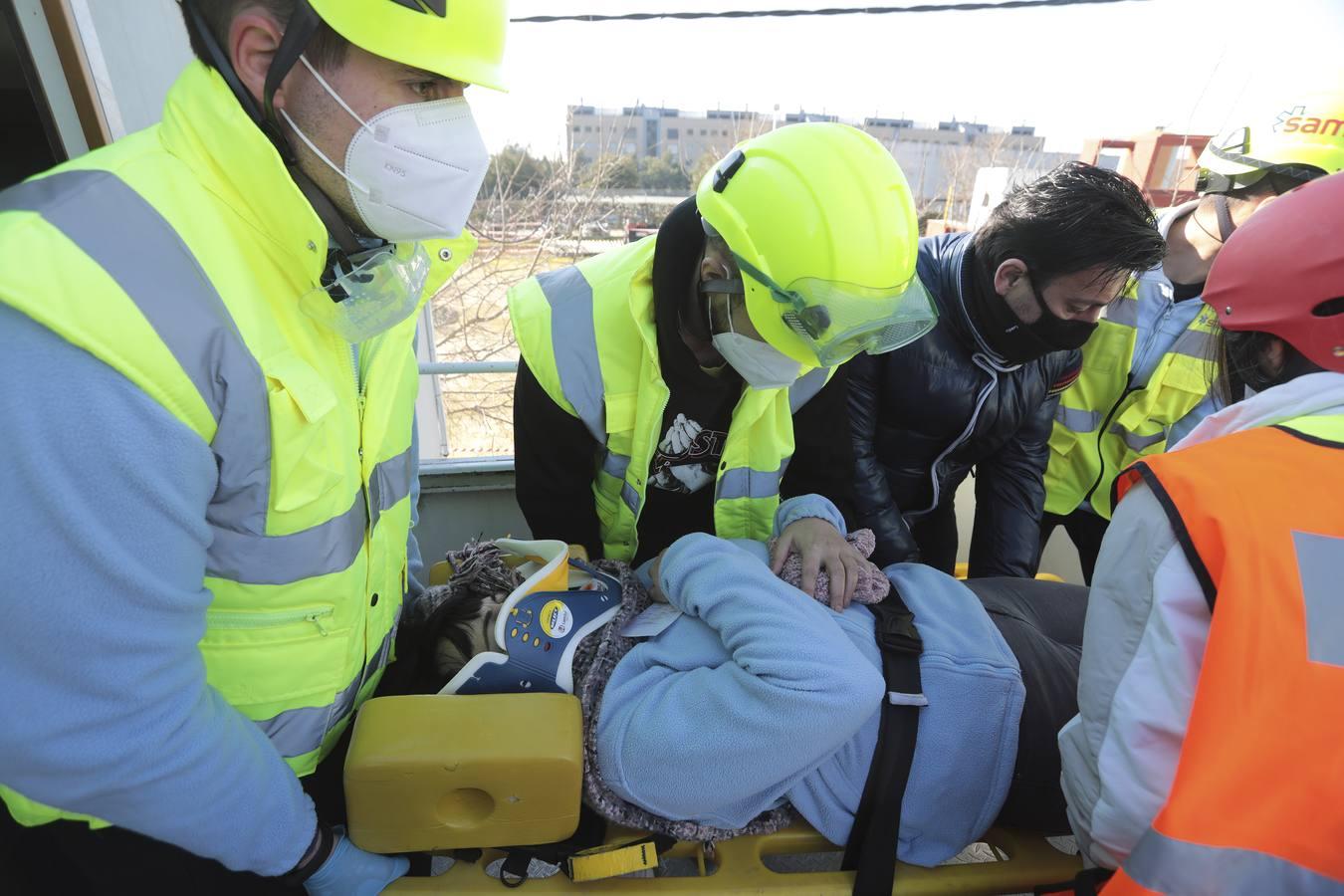 En imágenes, simulacro de actuación en la Escuela de Emergencias SAMU