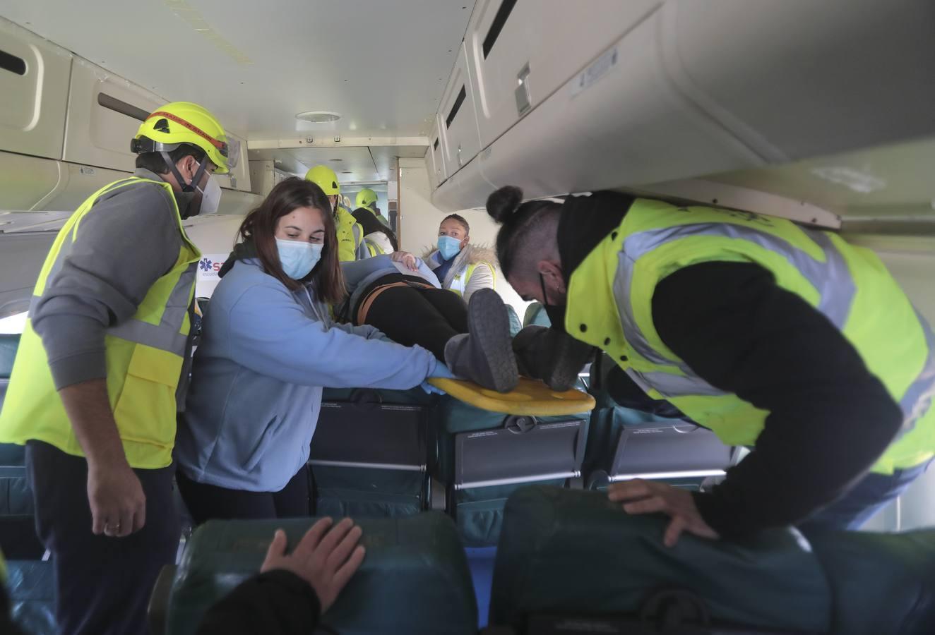 En imágenes, simulacro de actuación en la Escuela de Emergencias SAMU