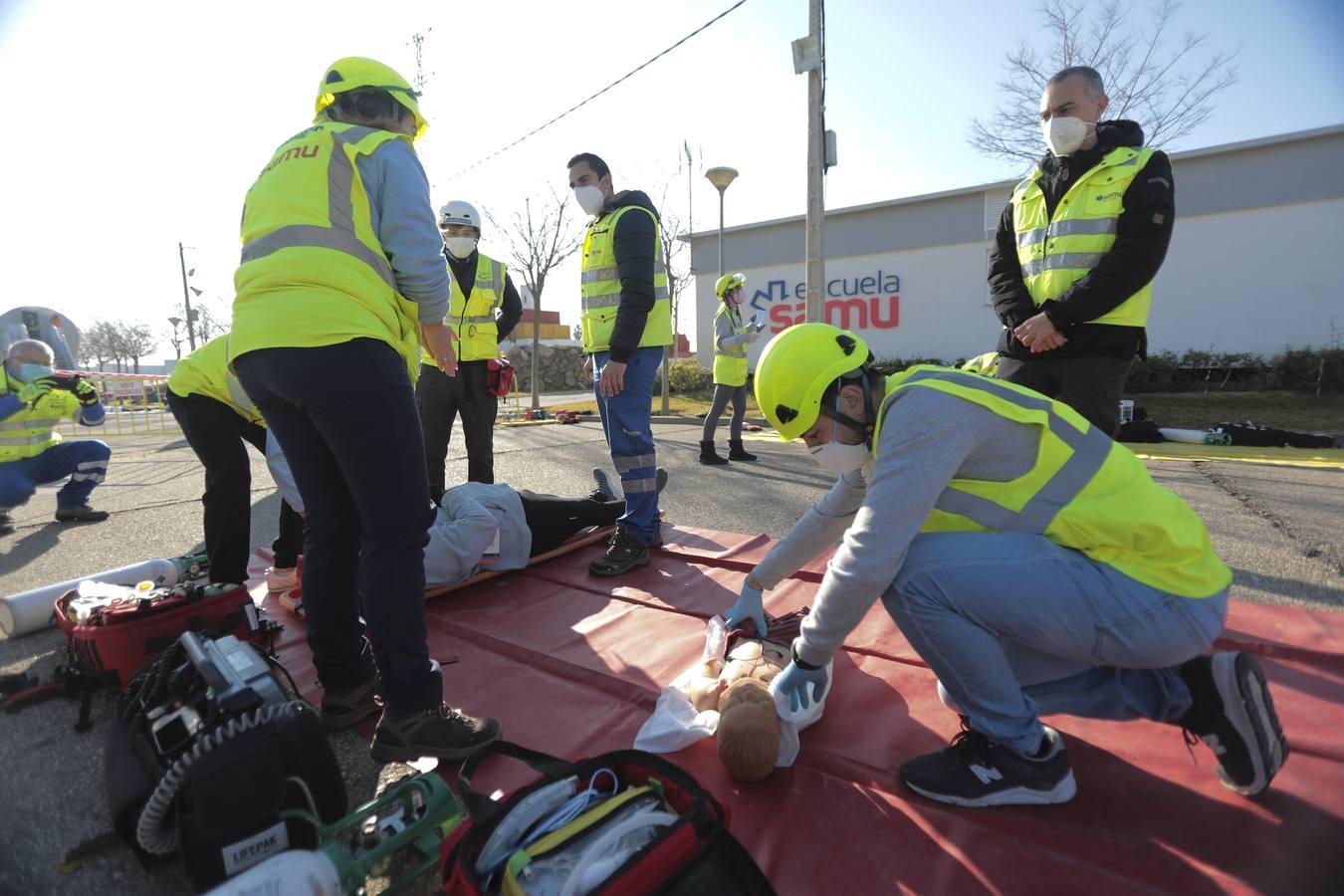 En imágenes, simulacro de actuación en la Escuela de Emergencias SAMU