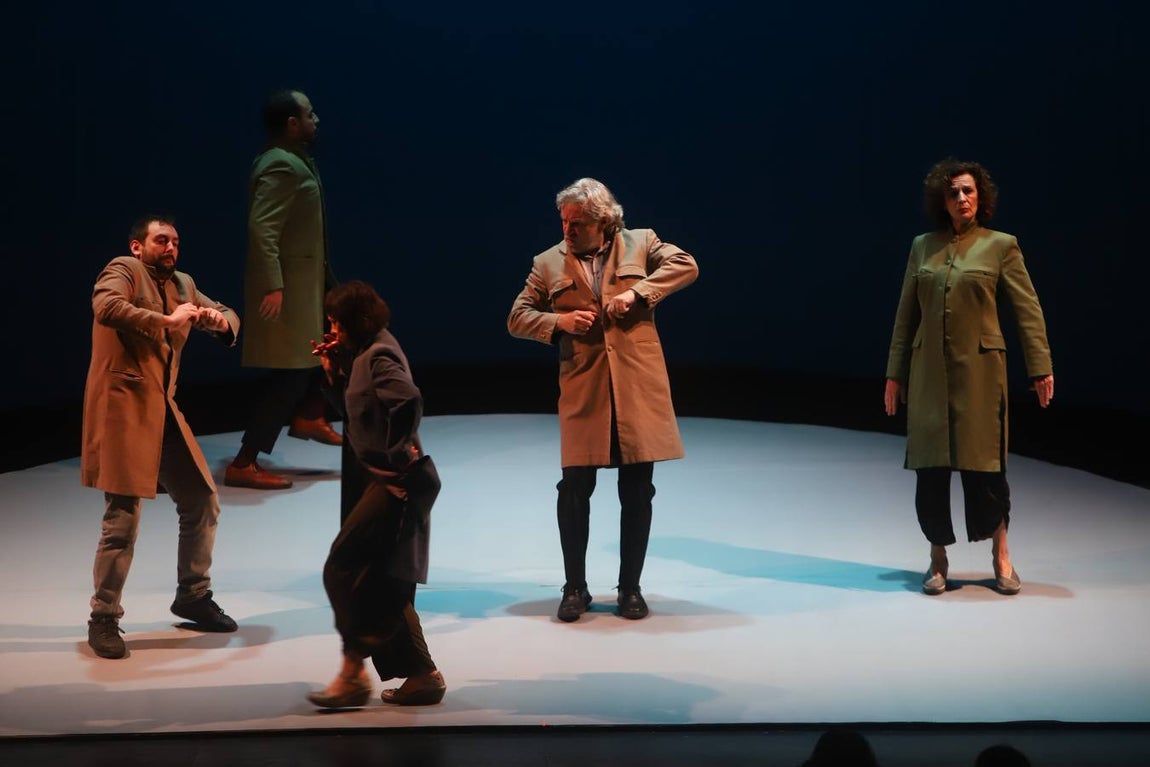 La sátira del «procés» de Els Joglars en Córdoba, en imágenes