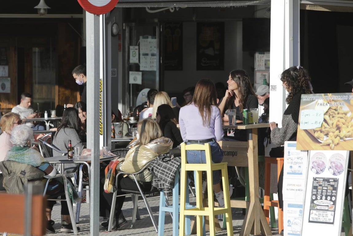 Ambiente en Cádiz horas antes del inicio de las nuevas restricciones