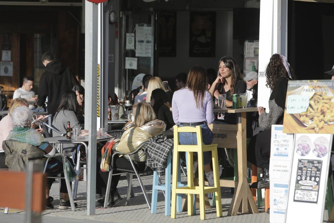 Ambiente en Cádiz horas antes del inicio de las nuevas restricciones