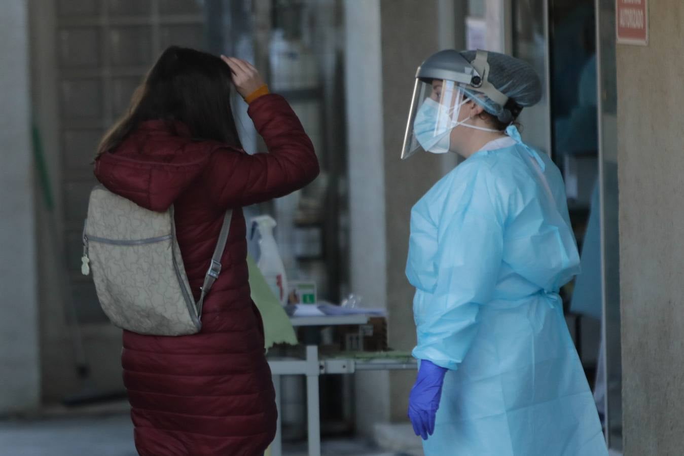 Pruebas PCR en el centro de salud de la barriada de la Paz de Cádiz