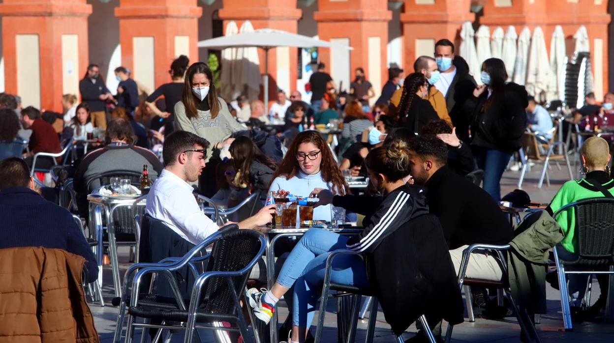 En imágenes, la primera jornada de nuevas restricciones en Córdoba, Pozoblanco y Lucena