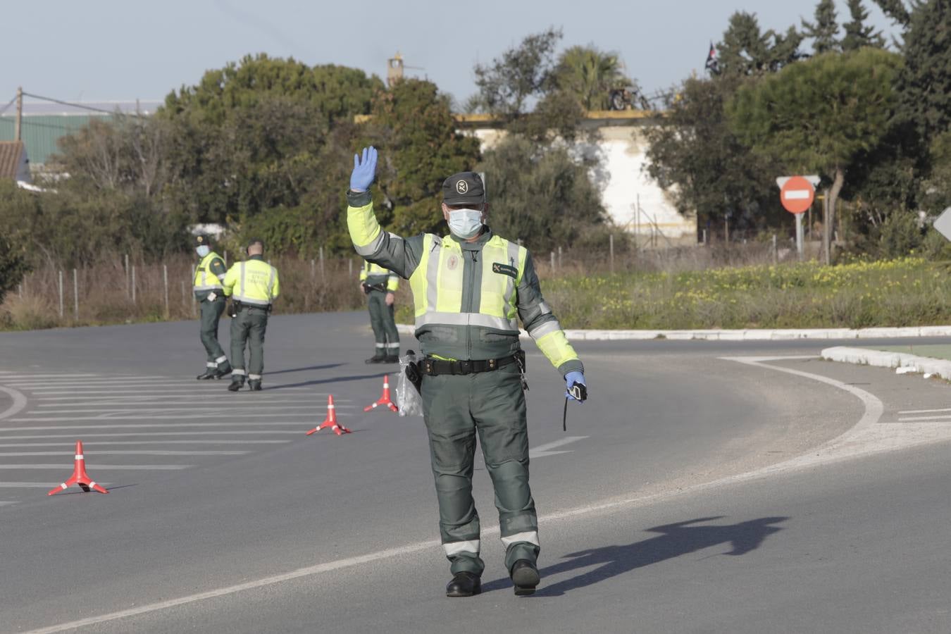 Fotos: La Guardia Civil controla el acceso a Sanlúcar