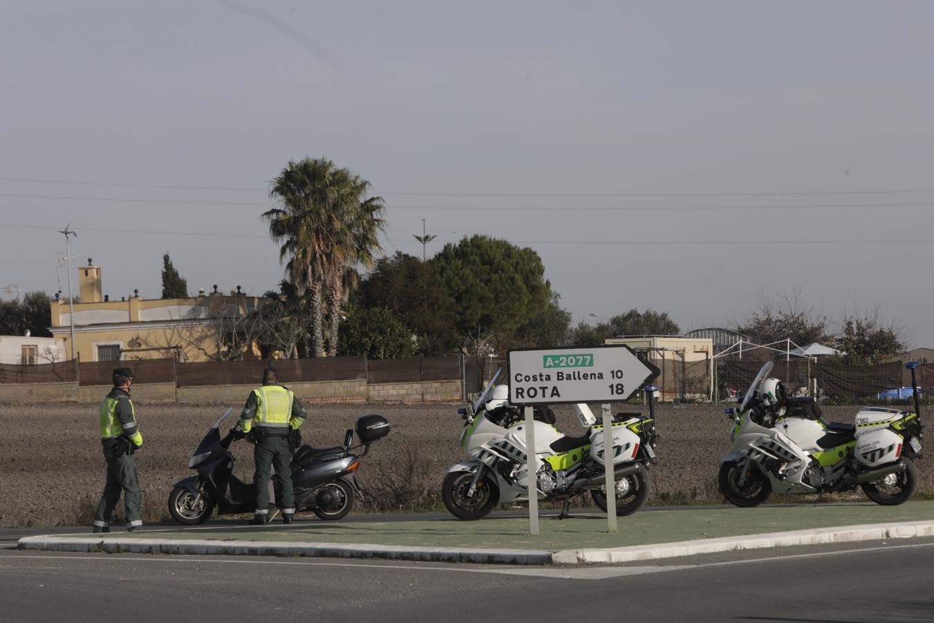 Fotos: La Guardia Civil controla el acceso a Sanlúcar