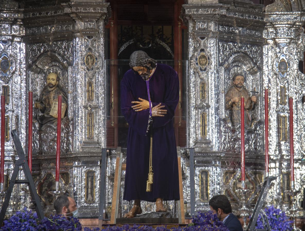 Subida del Señor de Pasión a su altar