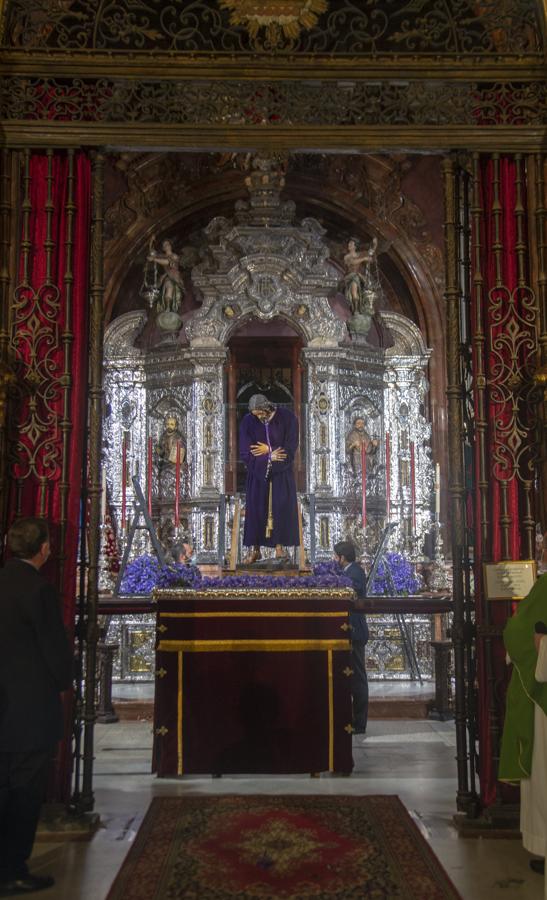 Subida del Señor de Pasión a su altar