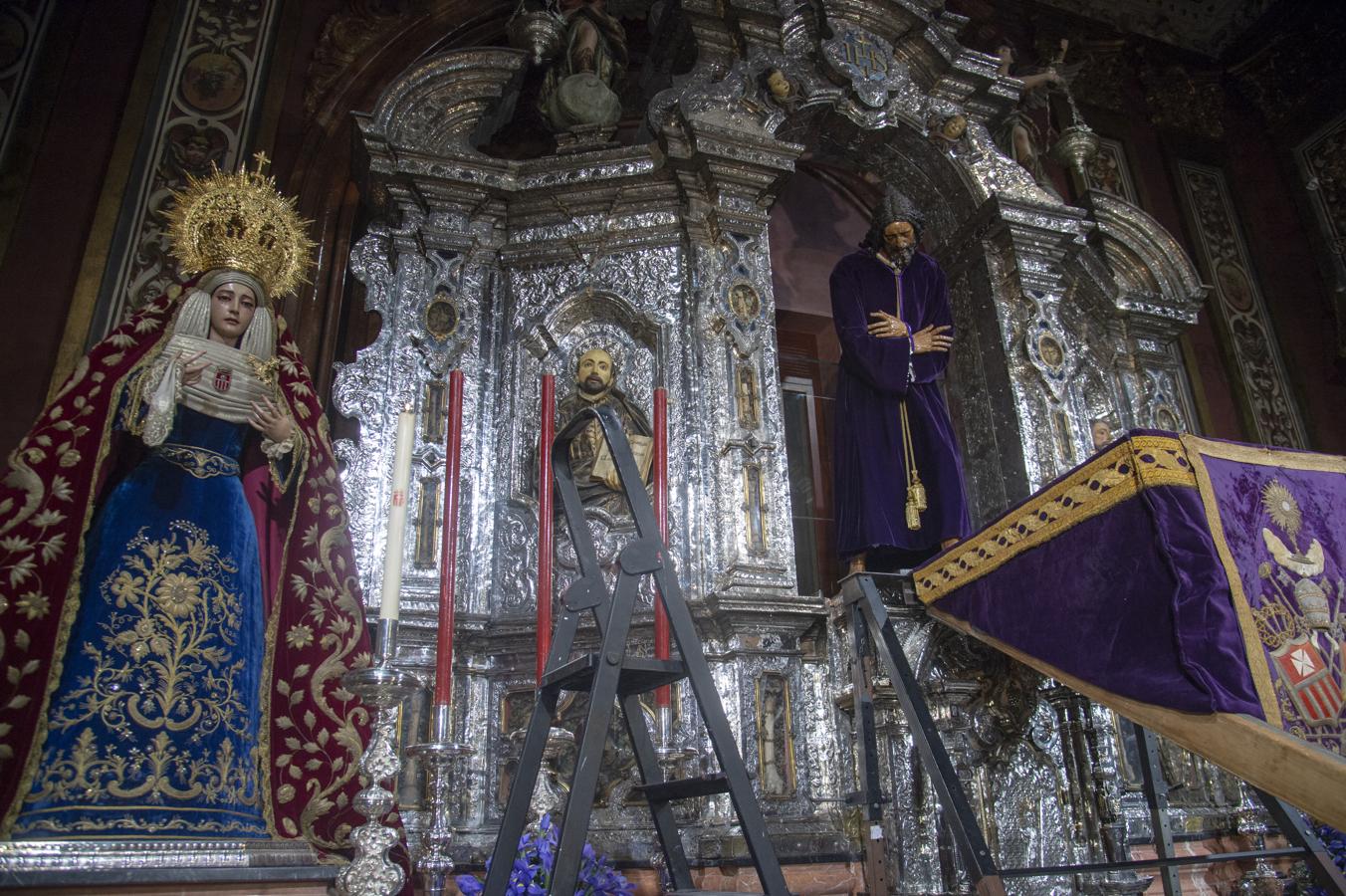 Subida del Señor de Pasión a su altar