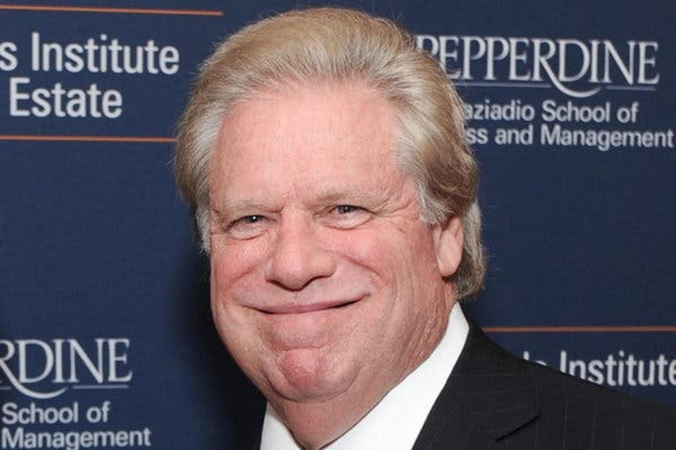 El antiguo director financiero de la Organización Trump, Elliott Broidy, fue acusado de conspirar para servir como agente extranjero para presionar al Gobierno del presidente Trump en nombre de los Gobiernos de Malasia y China. 