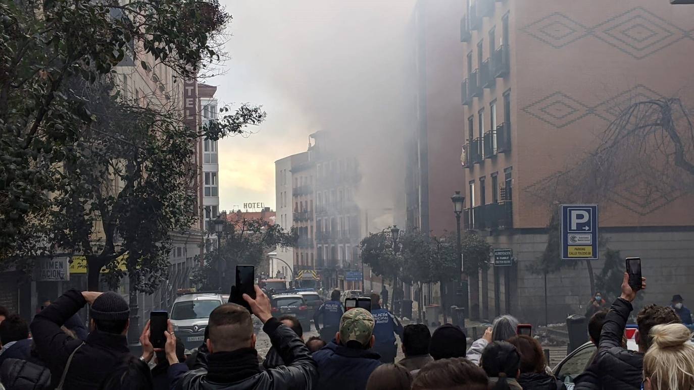 La gran explosión registrada en la calle Toledo ha generado un gran revuelo en los aledaños. 