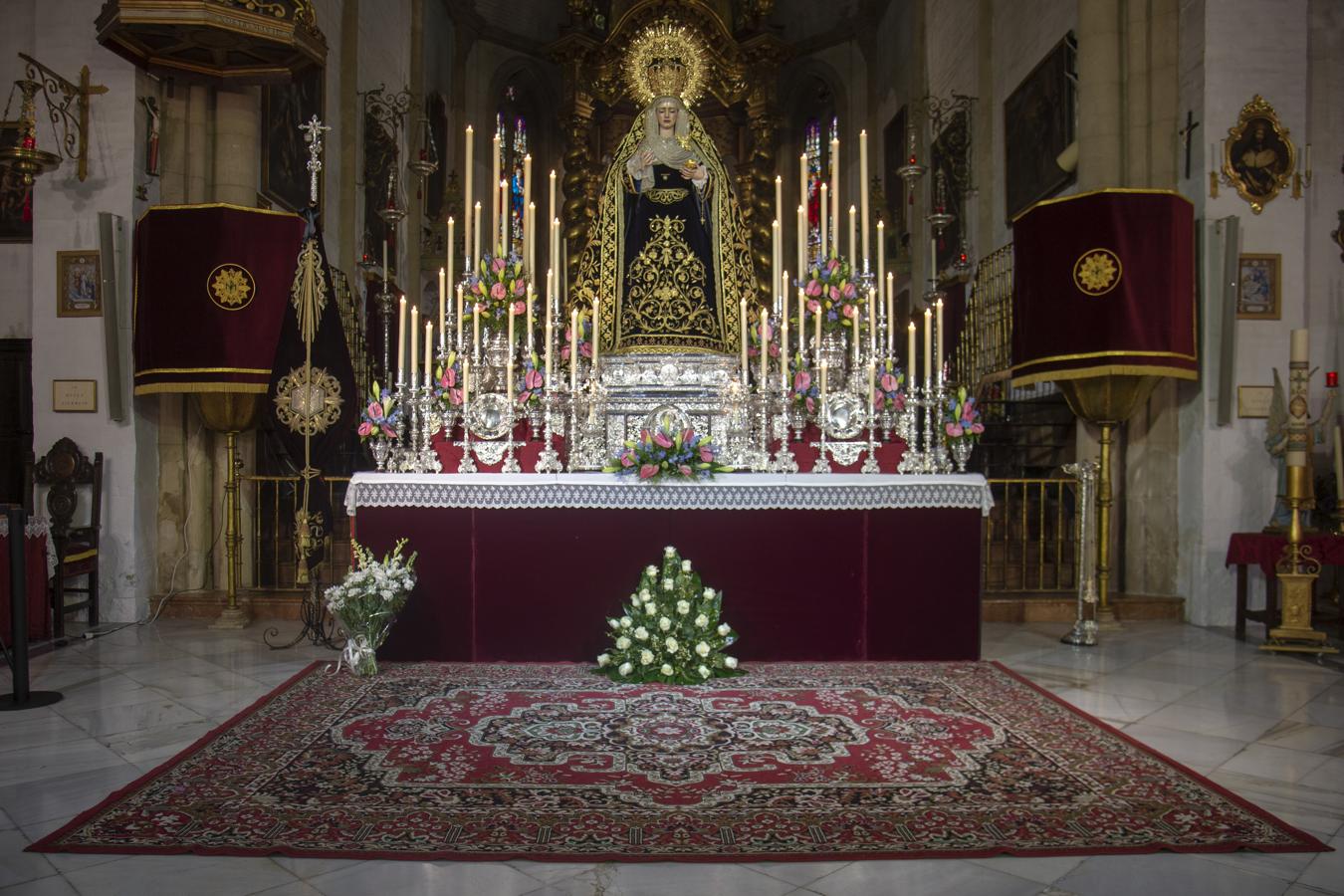 El altar del 75 aniversario de la Virgen de Gracia y Amparo