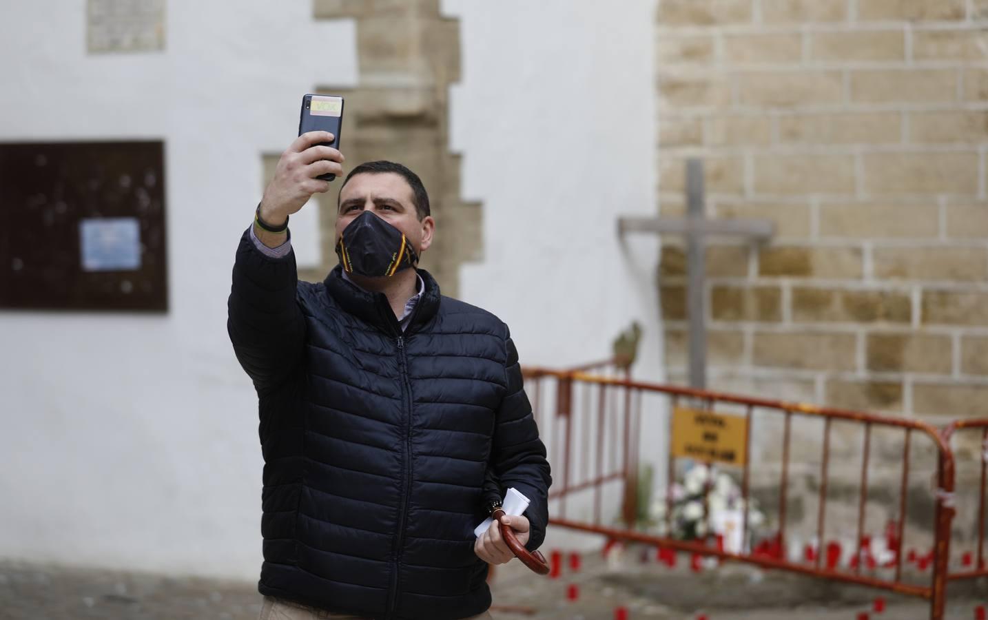 La vida cotidiana en Aguilar tras perder la cruz, en imágenes