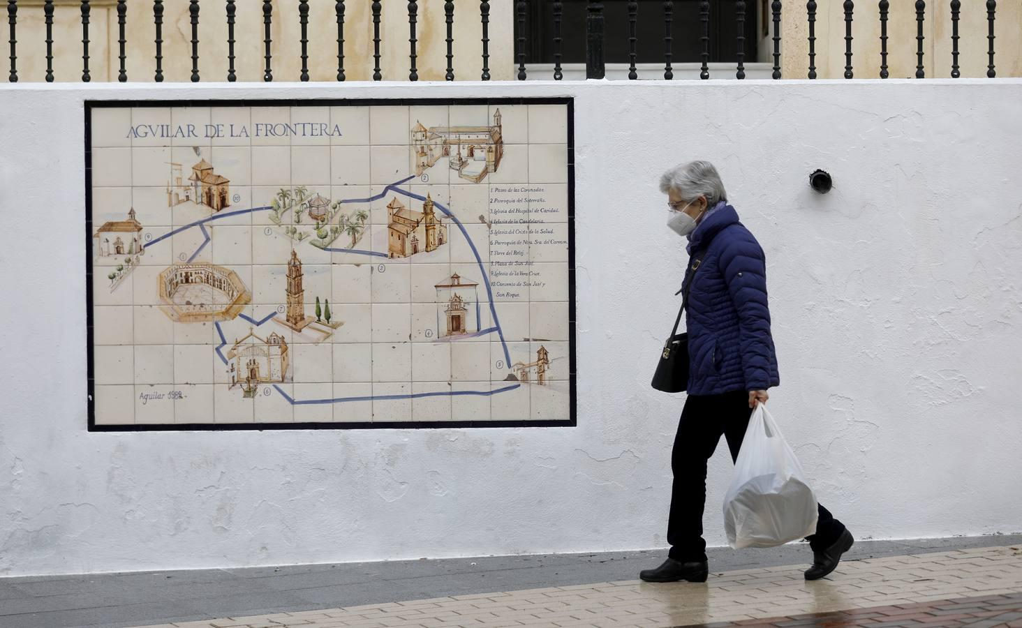 La vida cotidiana en Aguilar tras perder la cruz, en imágenes