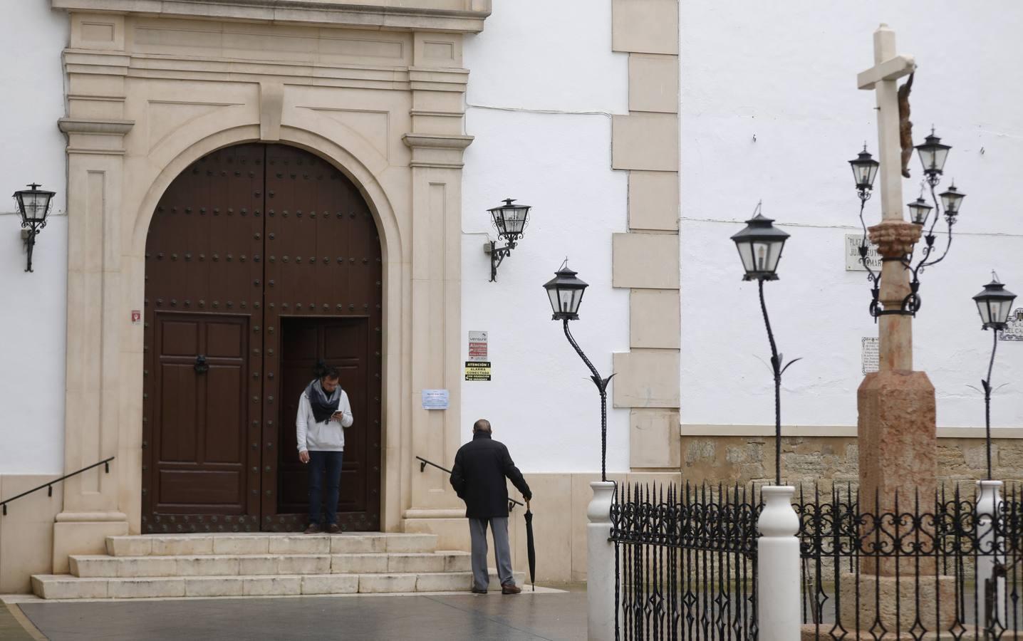 La vida cotidiana en Aguilar tras perder la cruz, en imágenes