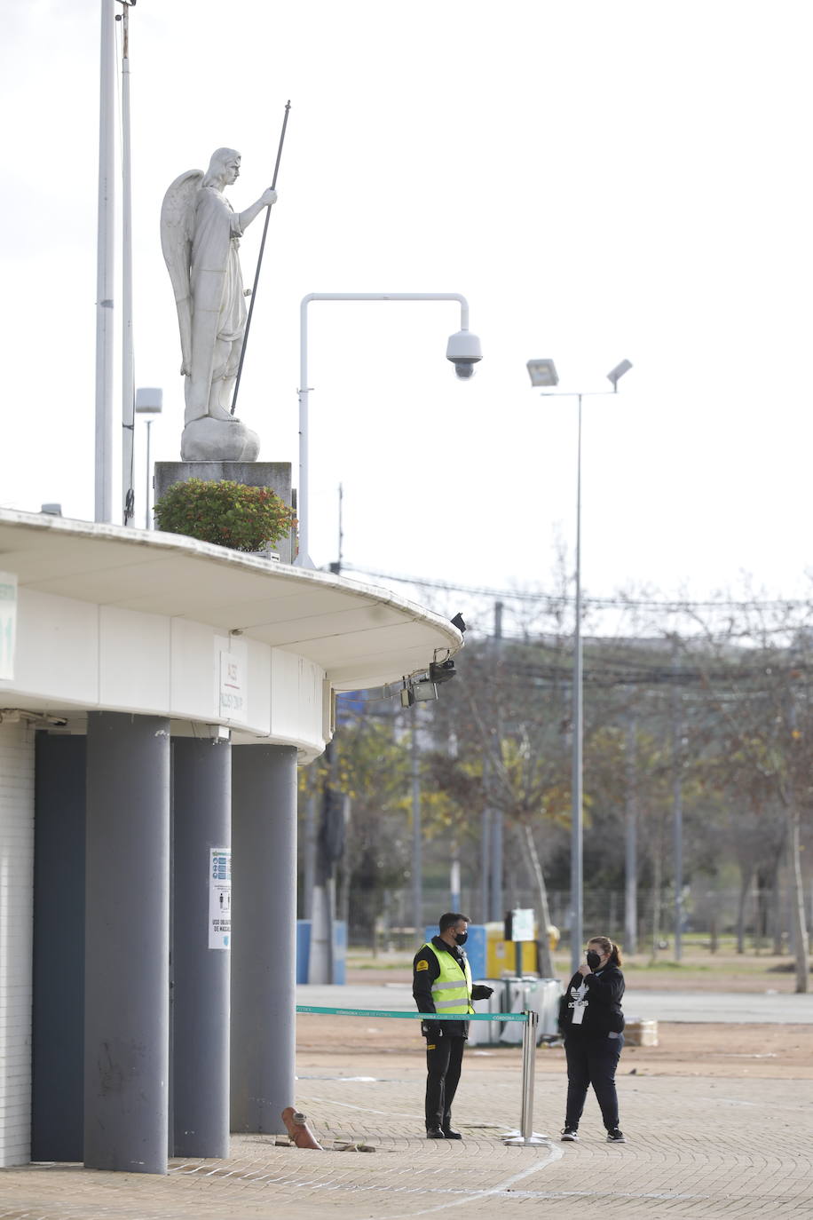 El silencio de El Arcángel vacío en el Córdoba CF - Yeclano, en imágenes