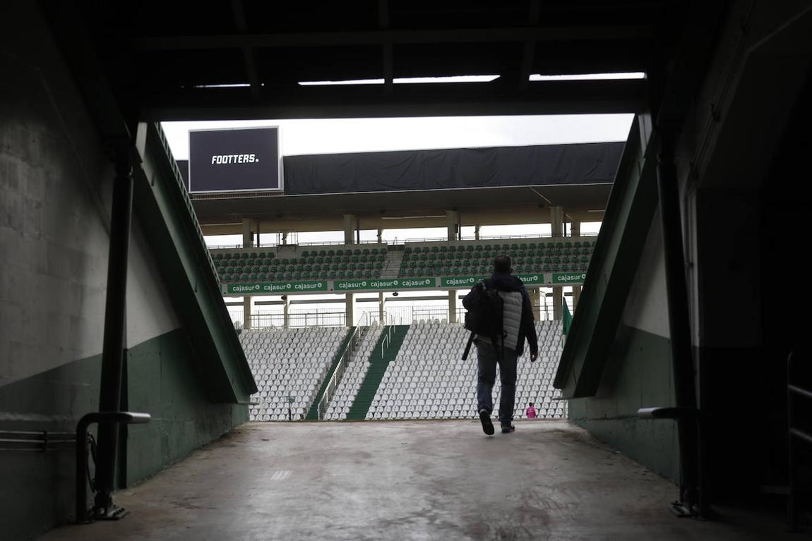 El silencio de El Arcángel vacío en el Córdoba CF - Yeclano, en imágenes