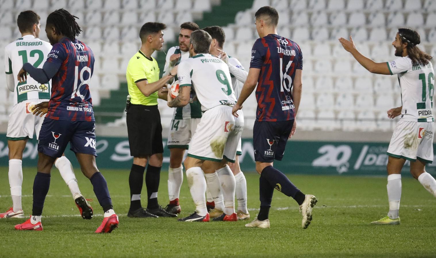 En imágenes, el Córdoba CF - Yeclano