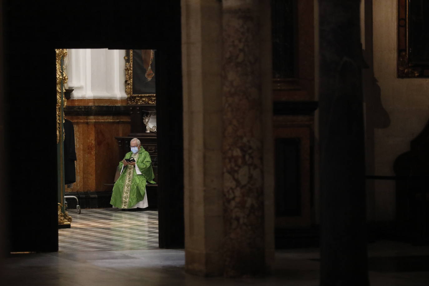 La misa en la Catedral de Córdoba por la festividad de San Francisco de Sales, en imágenes