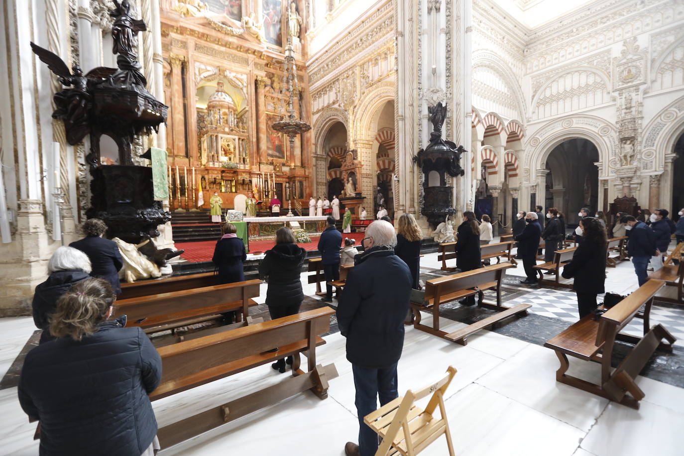 La misa en la Catedral de Córdoba por la festividad de San Francisco de Sales, en imágenes