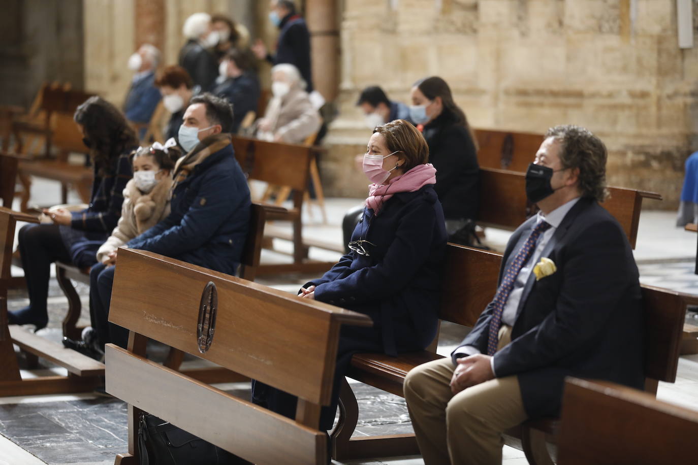 La misa en la Catedral de Córdoba por la festividad de San Francisco de Sales, en imágenes