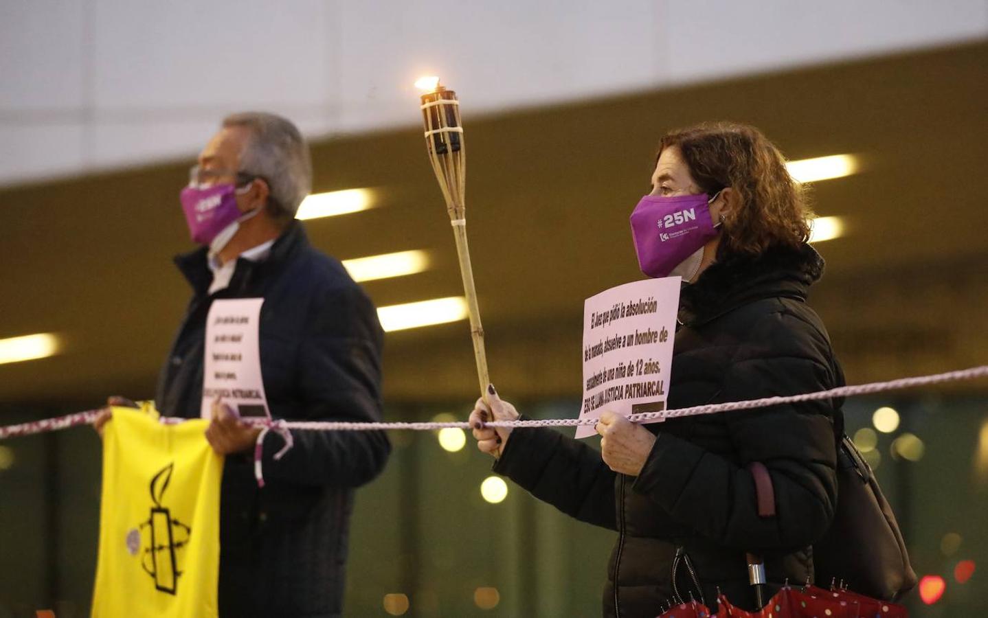 La concentración de la Plataforma contra la Violencia a las Mujeres, en imágenes