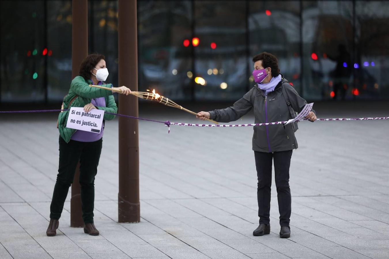 La concentración de la Plataforma contra la Violencia a las Mujeres, en imágenes