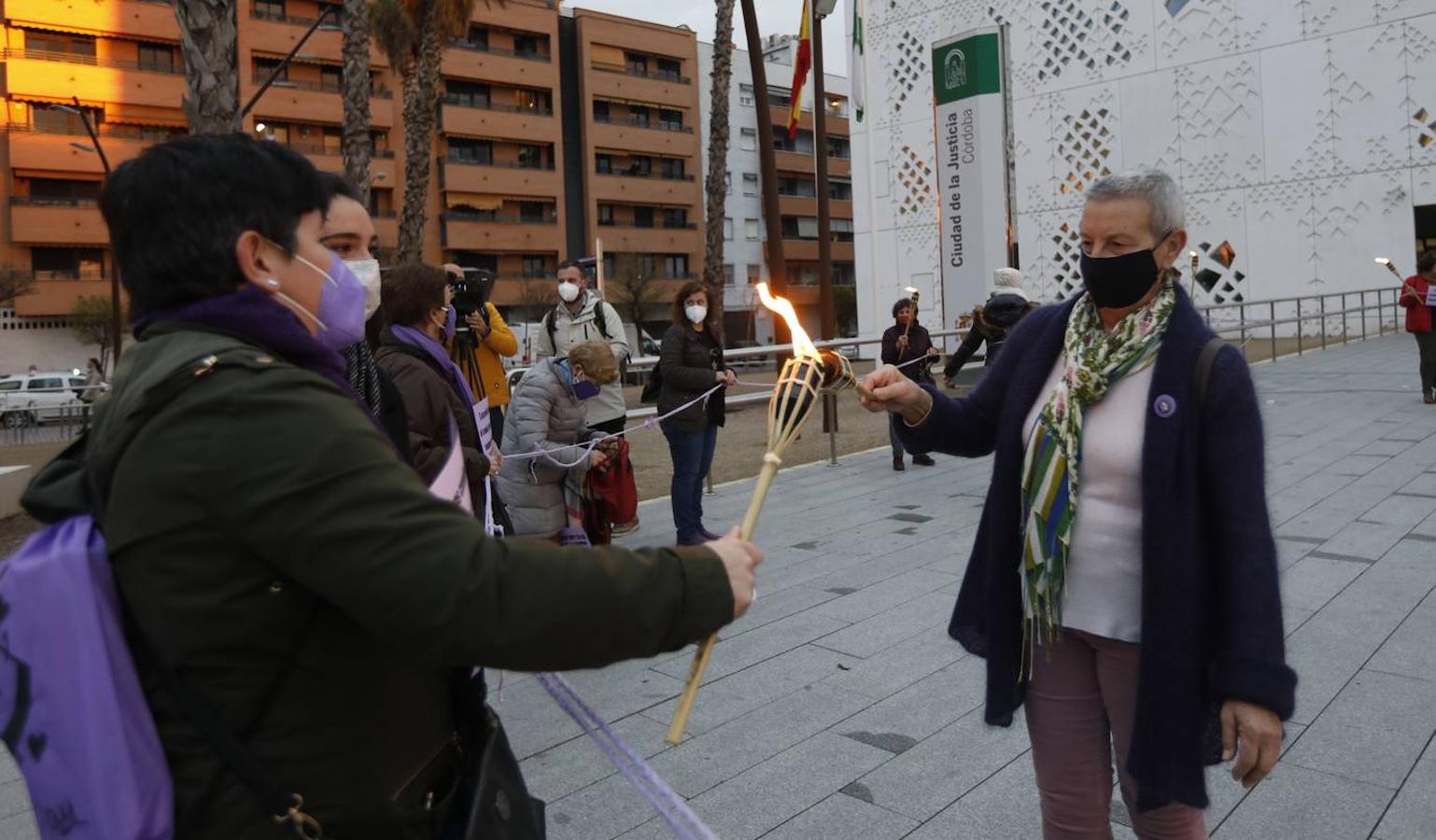 La concentración de la Plataforma contra la Violencia a las Mujeres, en imágenes