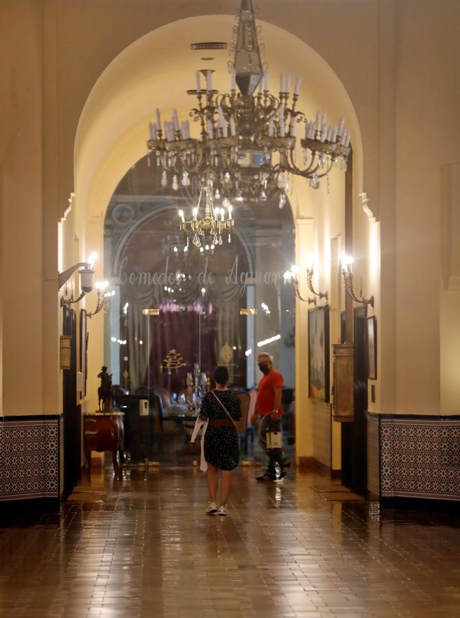 Paisaje interior. Uno de los rincones del interor del hotel Nacional, que no es el más lujoso de la isla, pero sí el que más historias acumula. El inmueble tiene de ocho pisos