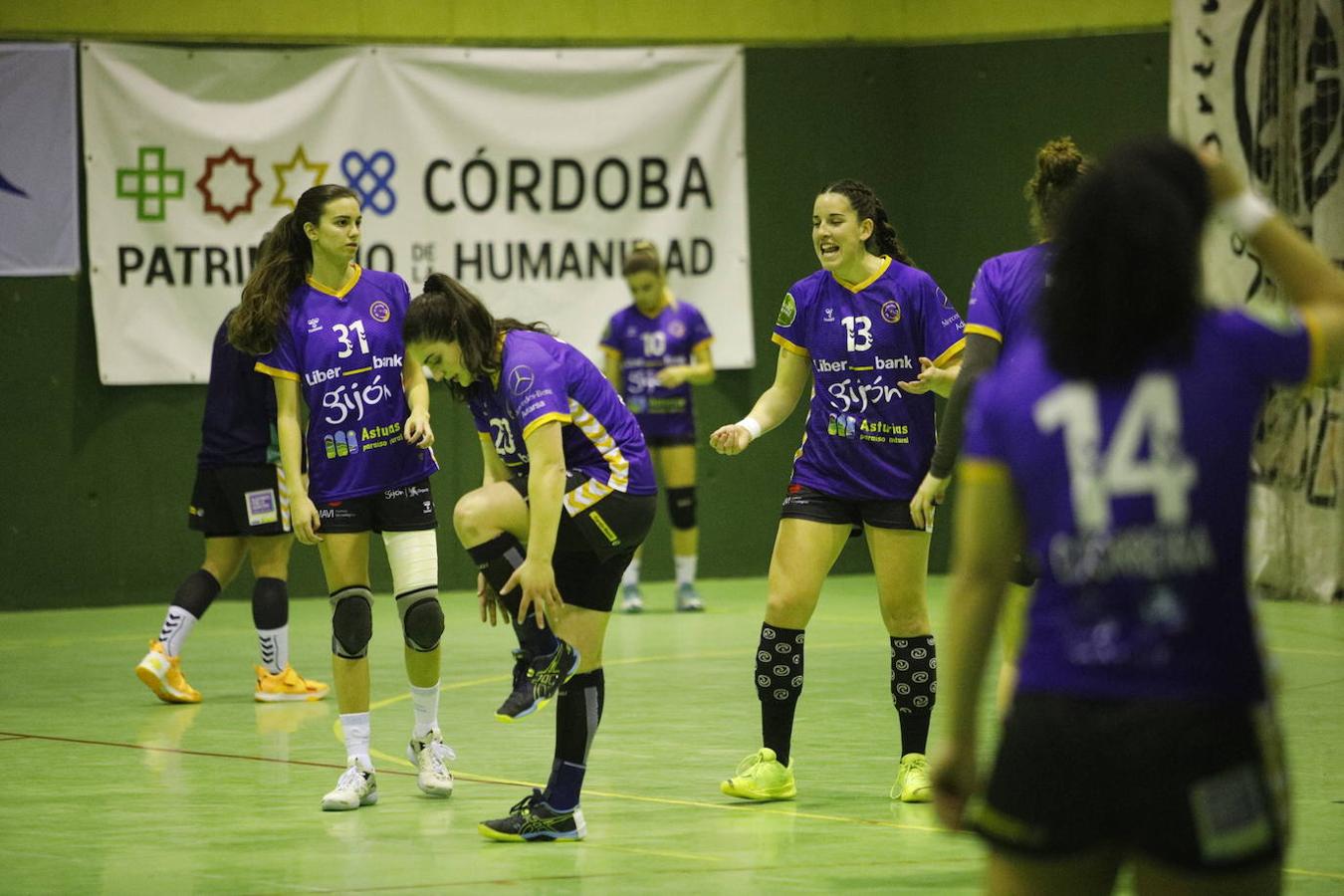 El partido de balonmano Adesal-Liberbank Gijón, en imágenes