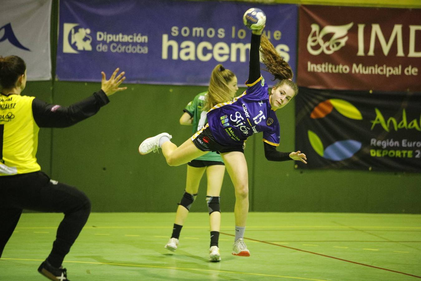 El partido de balonmano Adesal-Liberbank Gijón, en imágenes